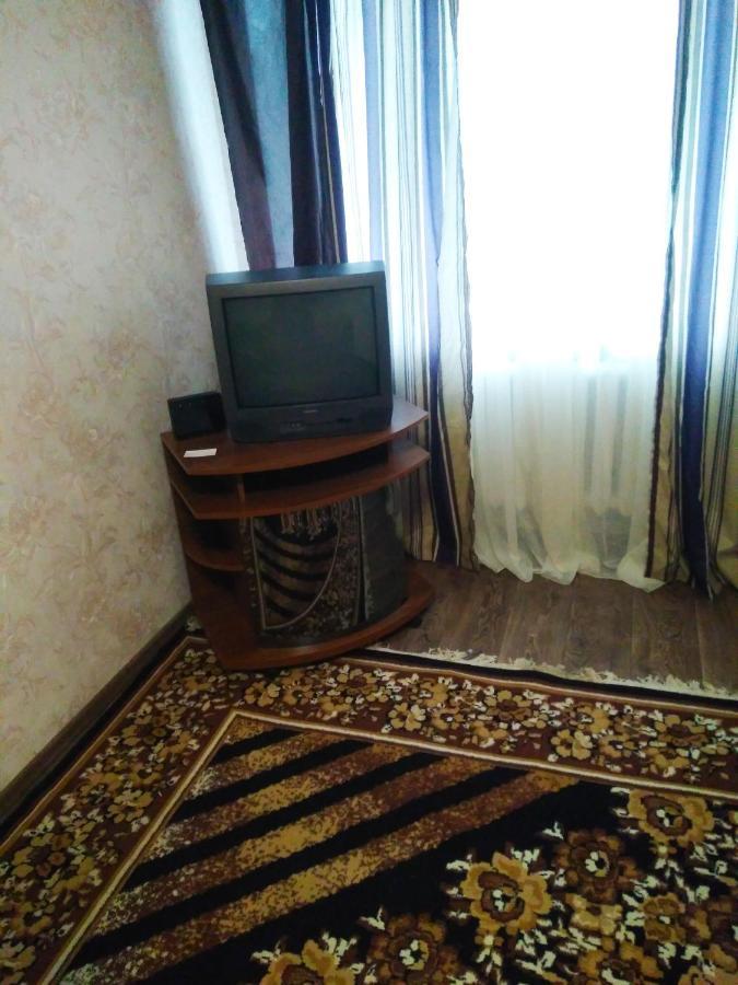 Двухкомнатная Квартира В Центре Okhtyrka Exterior foto